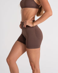 LJ V-BACK SCRUNCH SHORTS - ESPRESSO