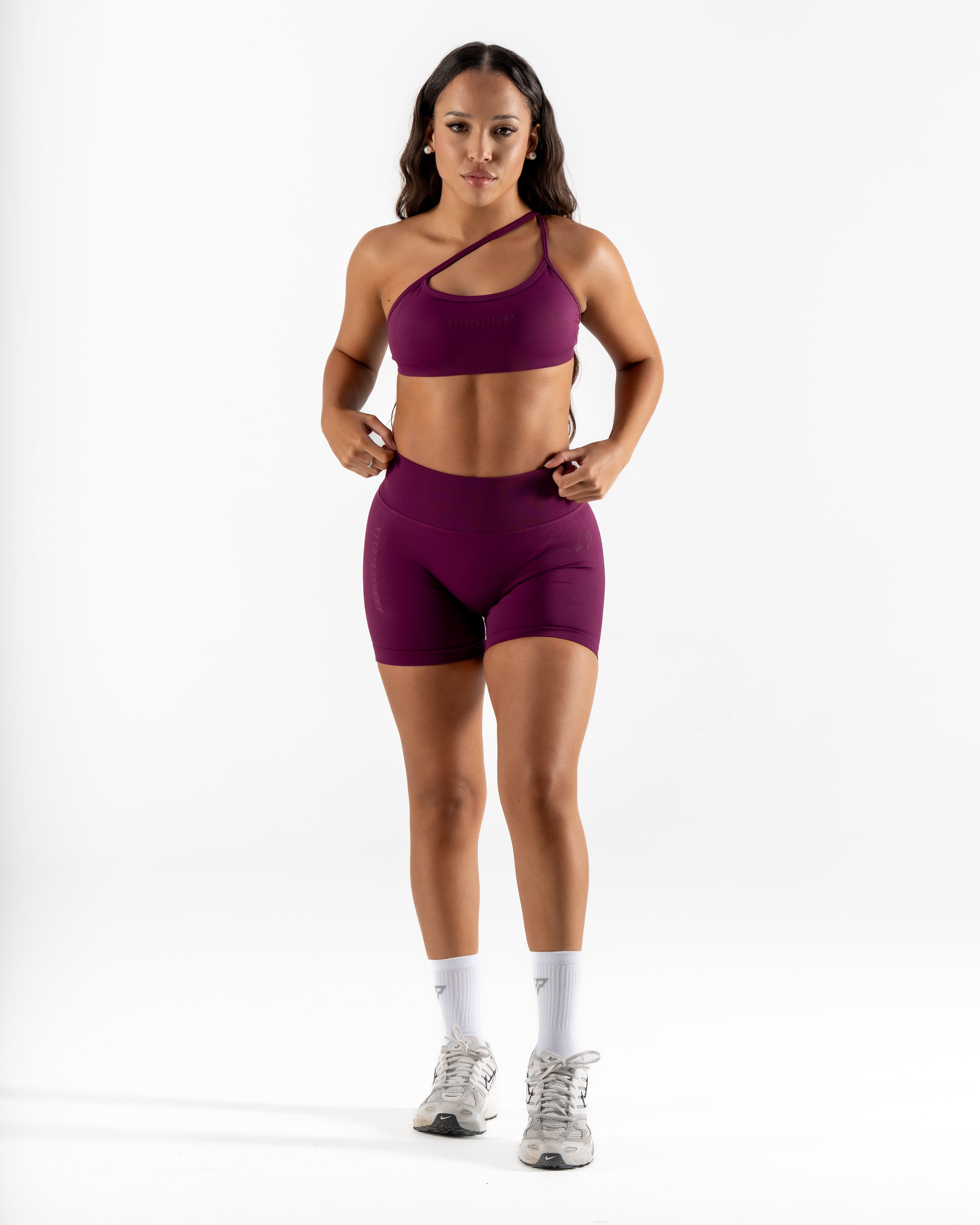LJ V-BACK SCRUNCH SHORTS - BERRY